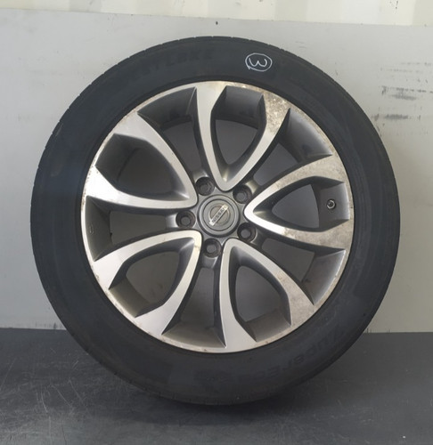 Nissan juke alloy wheel - 17”,